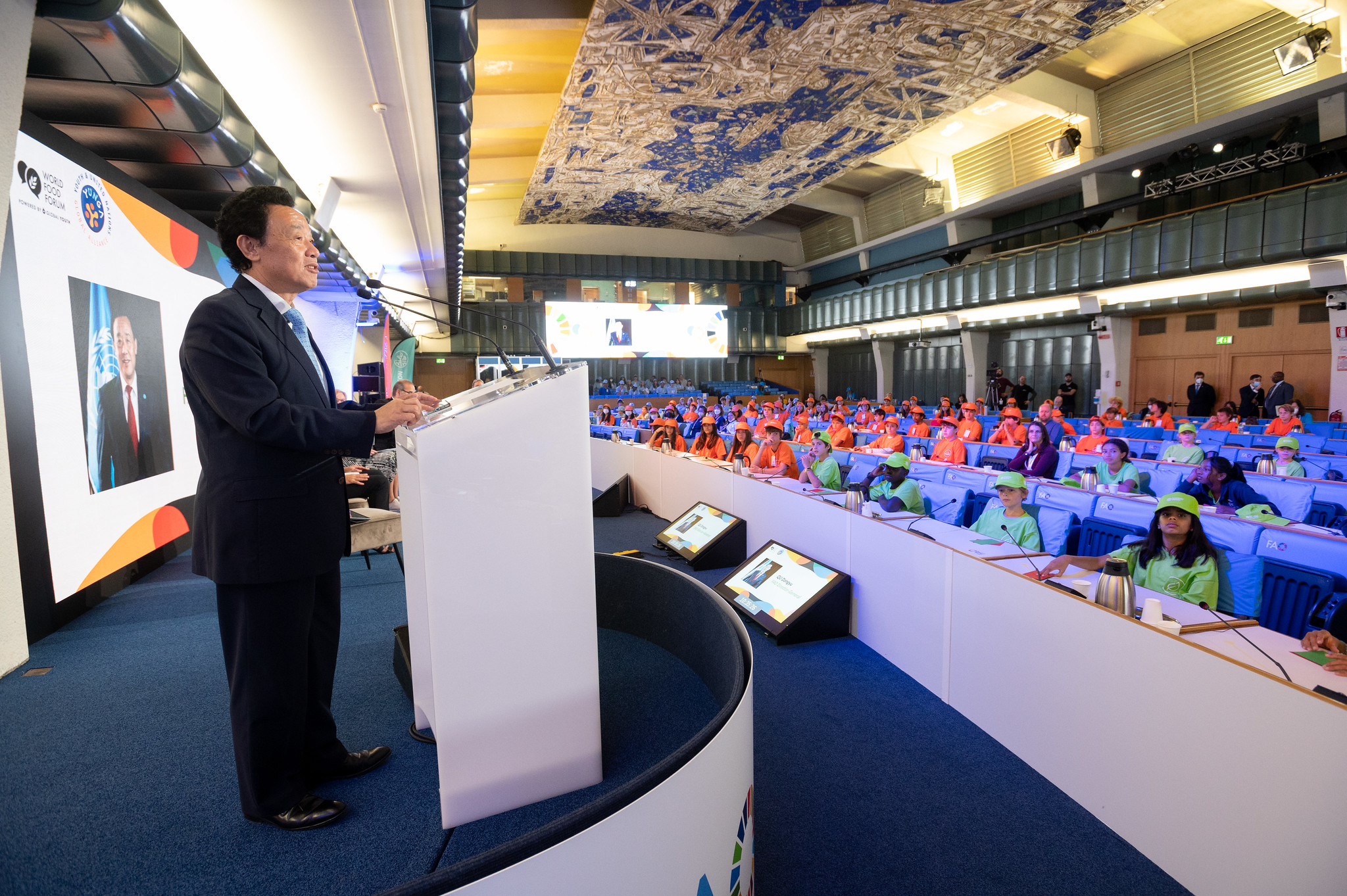 World Food Forum: FAO Director-General encourages young change-makers to adopt healthy diets for a healthy planet at YUNGA School Assembly World Food Forum: FAO Director-General encourages young change-makers to adopt healthy diets for a healthy planet at YUNGA School Assembly