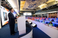 World Food Forum: FAO Director-General encourages young change-makers to adopt healthy diets for a healthy planet at YUNGA School Assembly