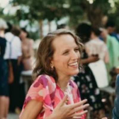 Laura HACKL